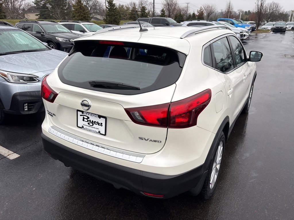 Used 2017 Nissan Rogue Sport SV image 3