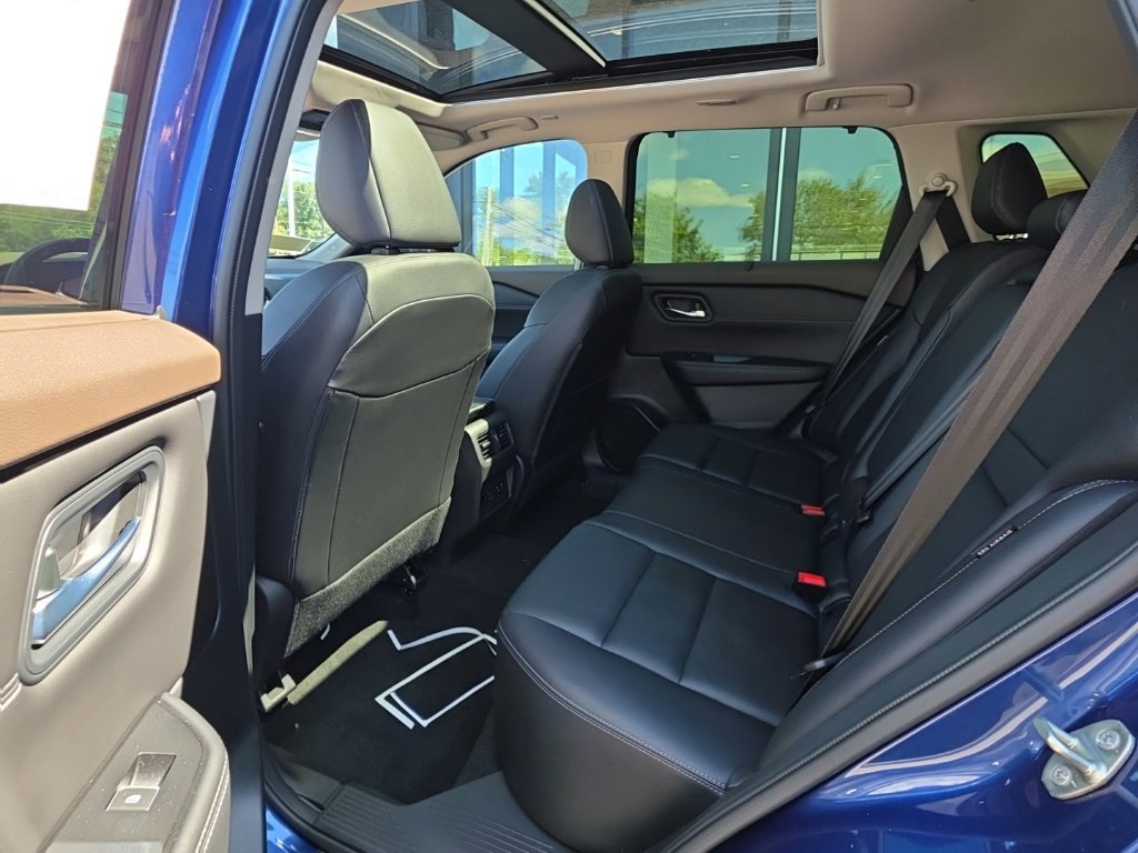 Certified 2023 Nissan Rogue SL w/ SL Premium Package AWD/4WD image 17