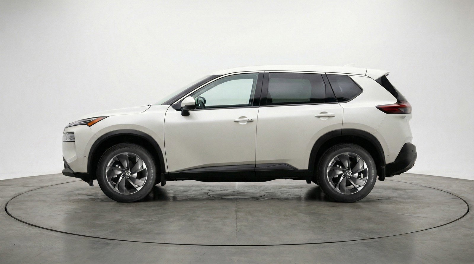 Used 2025 Nissan Rogue SV image 5