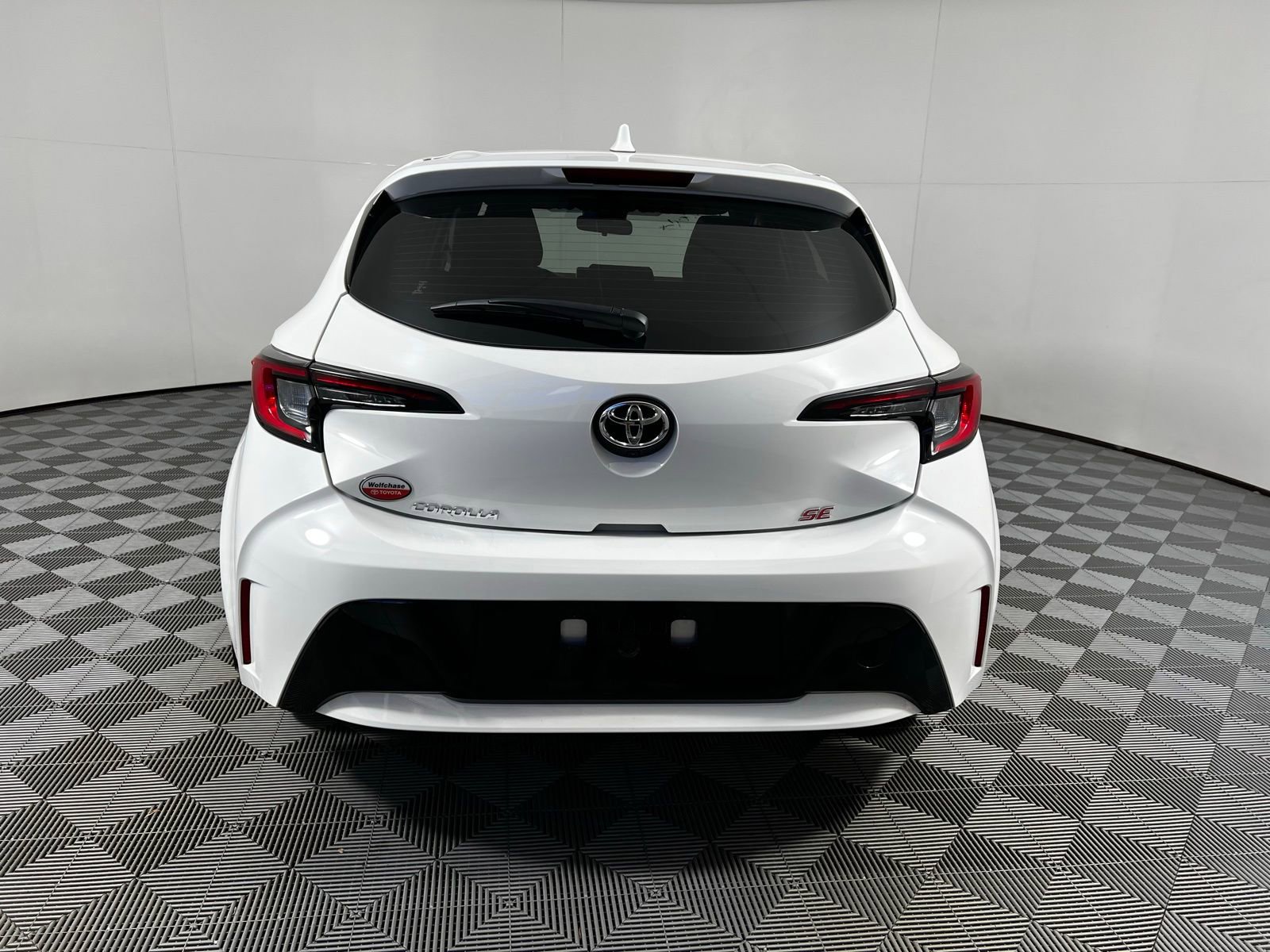 Certified 2025 Toyota Corolla SE w/ SE Package image 6