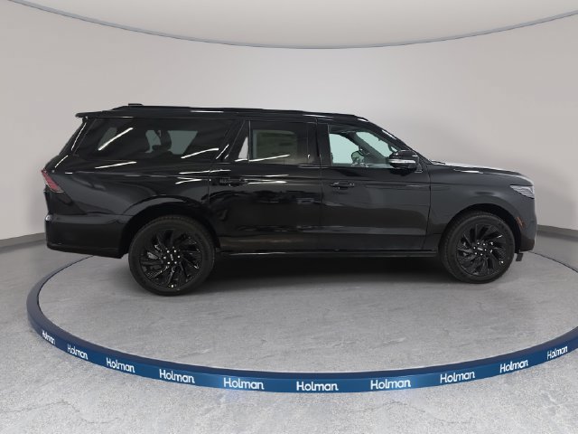 New 2027 Lincoln Navigator L Reserve w/ Jet Appearance Package AWD/4WD image 4