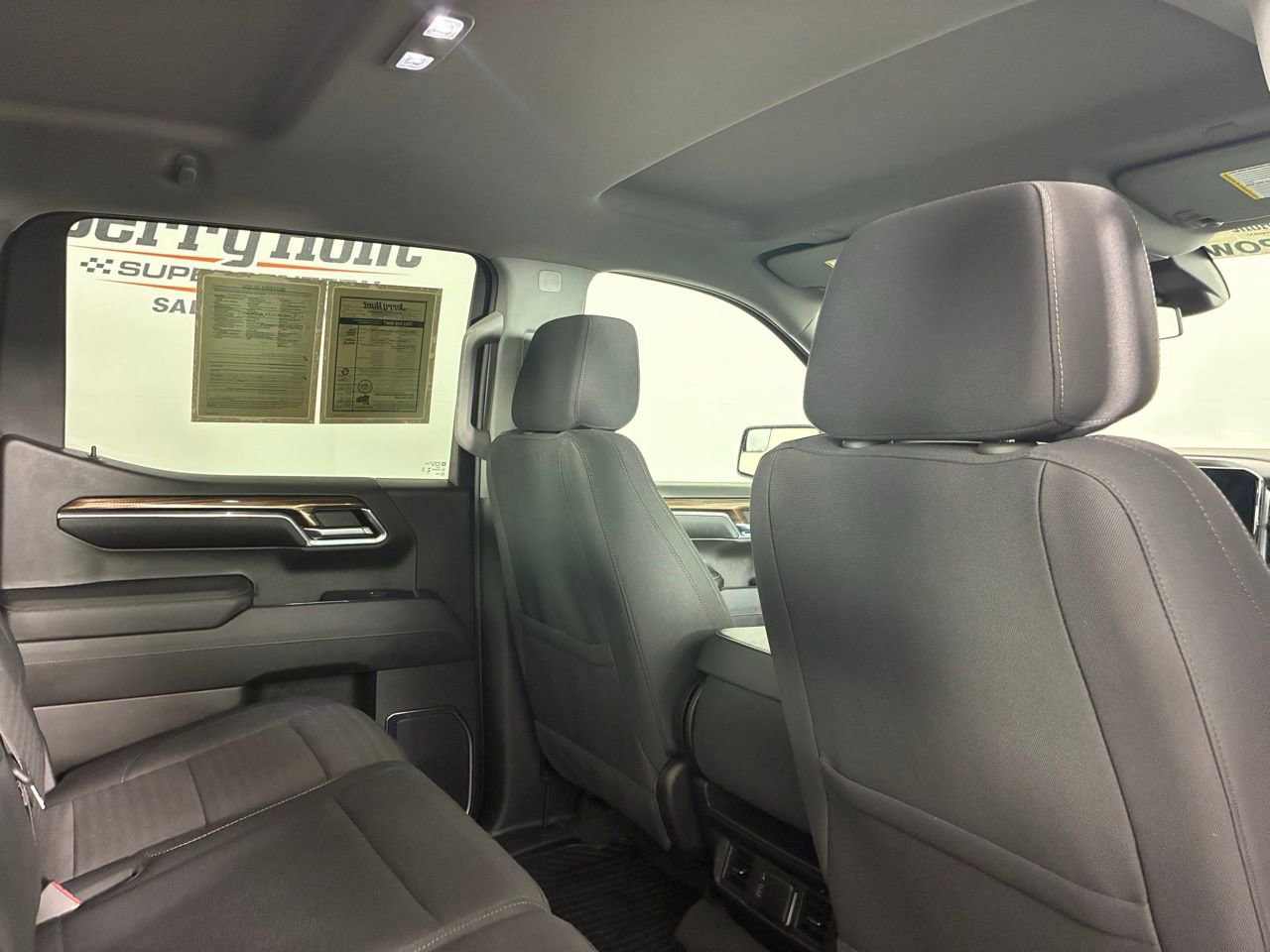 Used 2024 Chevrolet Silverado 1500 LT image 31