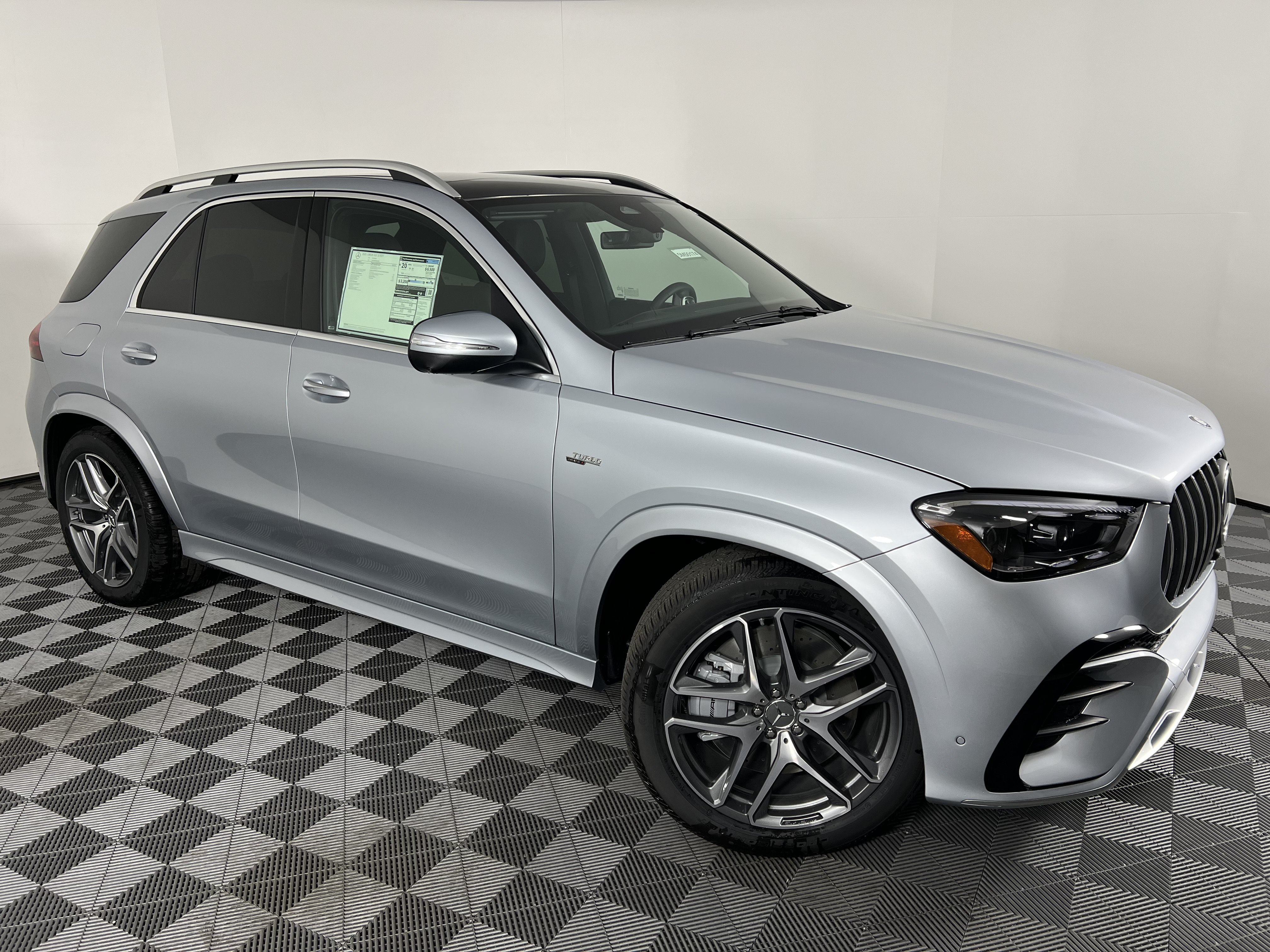 Used 2025 Mercedes-Benz GLE 53 AMG 4MATIC image 2