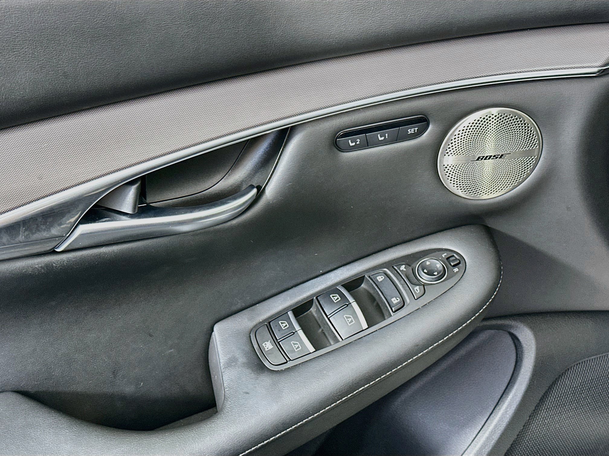 Used 2023 INFINITI QX50 Luxe w/ Accent Package FWD image 15