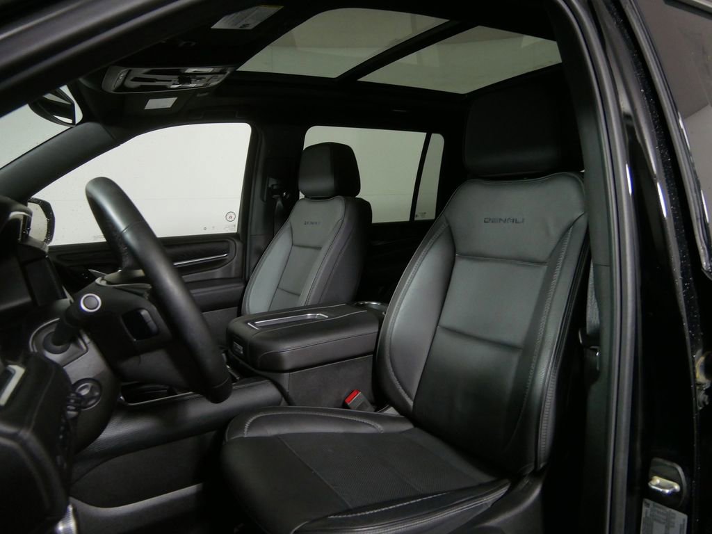 Used 2024 GMC Yukon XL Denali AWD/4WD image 13
