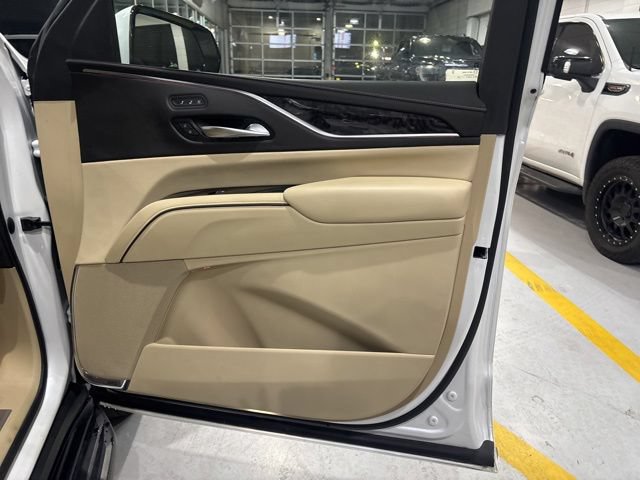 Certified 2023 Cadillac Escalade ESV Premium Luxury w/ Performance Package AWD/4WD image 43