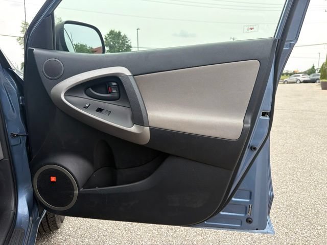 Used 2006 Toyota RAV4 Limited FWD image 31