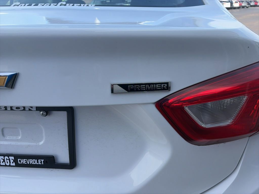 Used 2018 Chevrolet Cruze Premier image 9