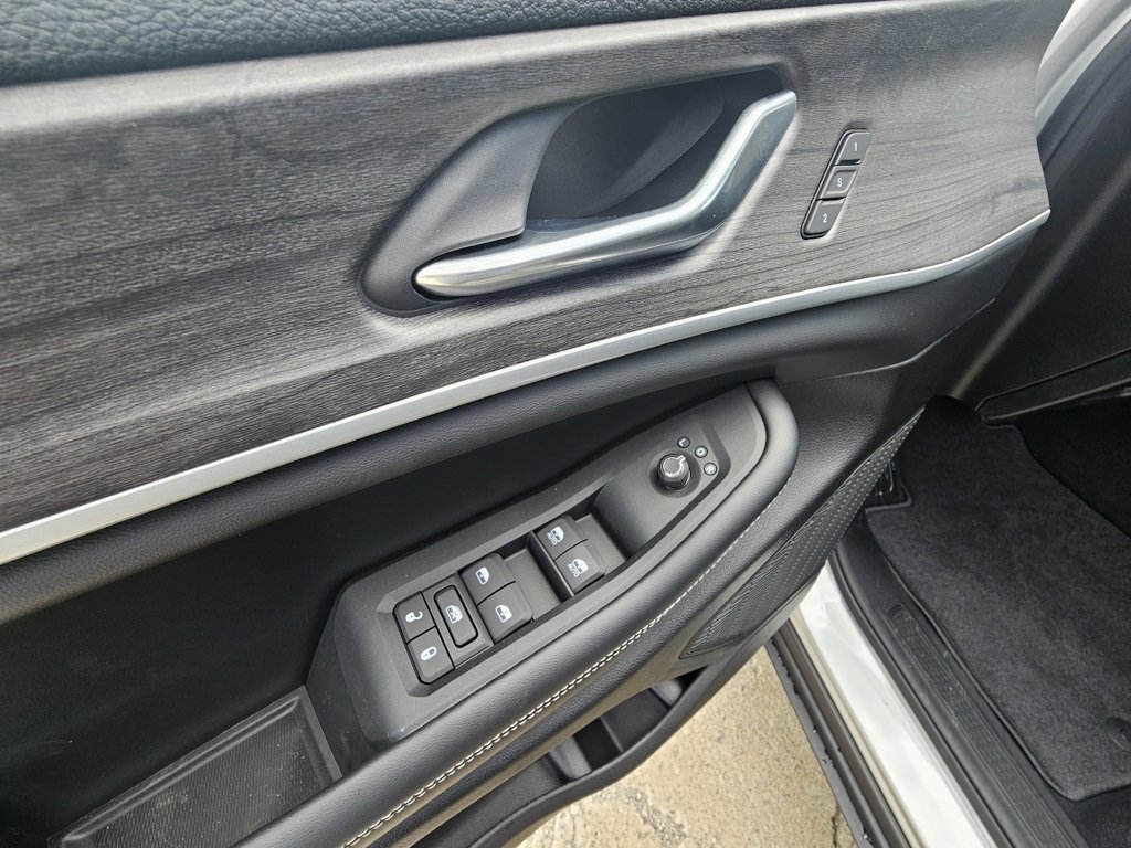 New 2025 Jeep Grand Cherokee L Limited w/ Luxury Tech Group II image 25