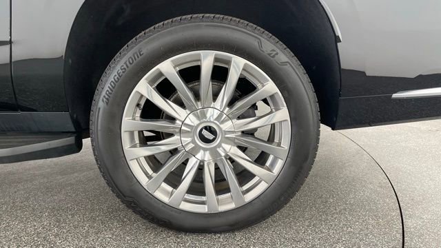 Used 2022 Cadillac Escalade ESV Premium Luxury image 52