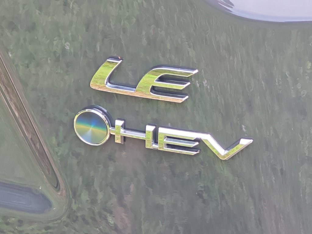 Used 2025 Toyota Corolla LE FWD image 4