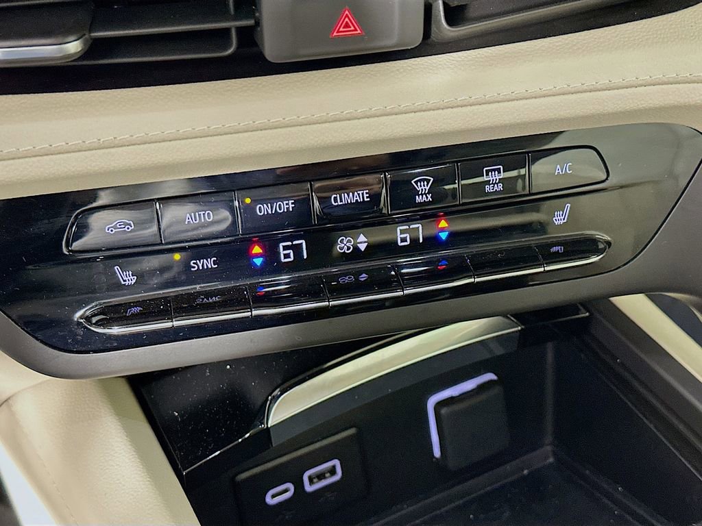 Used 2023 Buick Envision Preferred image 21