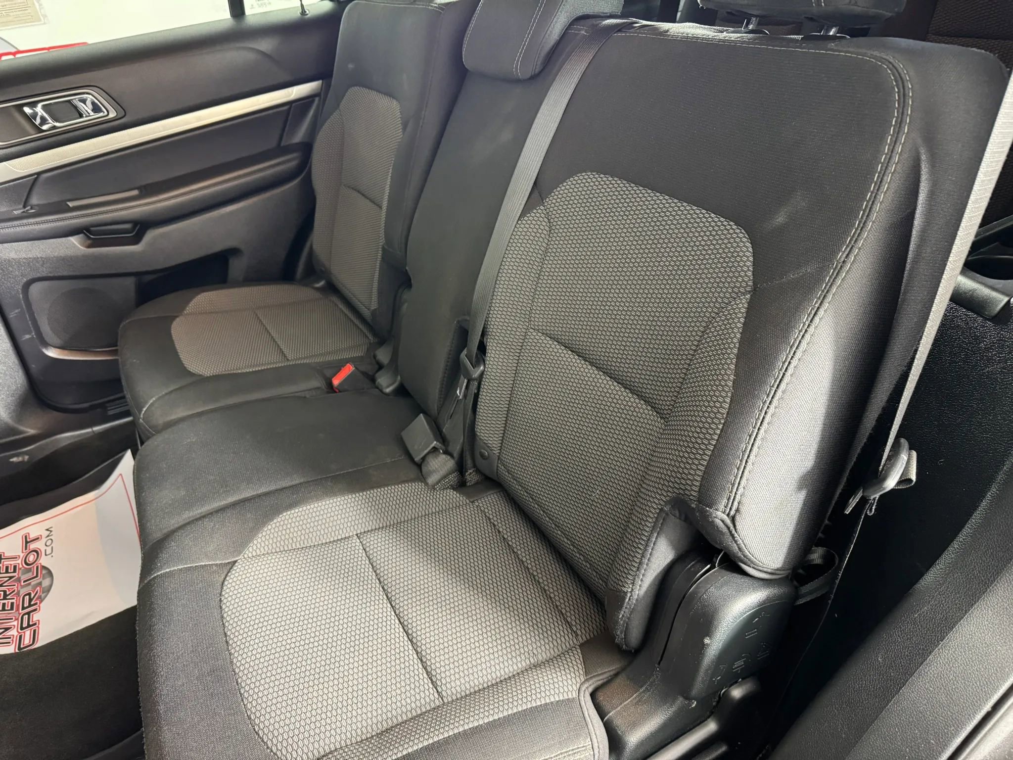 Used 2018 Ford Explorer XLT AWD/4WD image 35