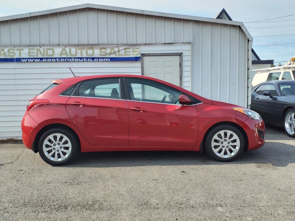 Used 2016 Hyundai Elantra GT FWD image 2