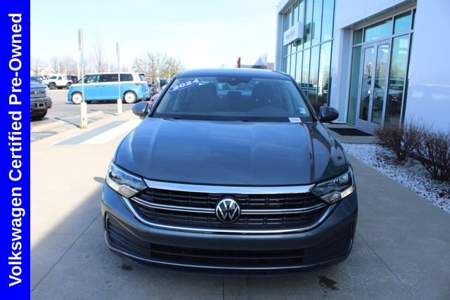 Used 2024 Volkswagen Jetta S image 2