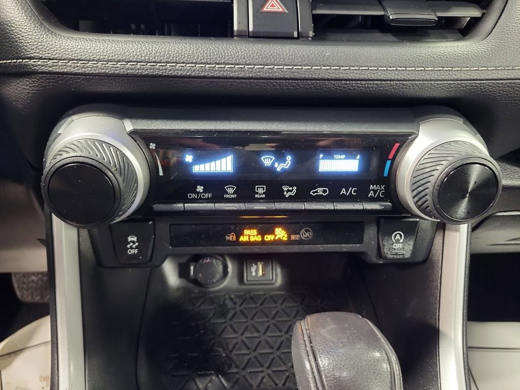 Used 2023 Toyota RAV4 LE image 17