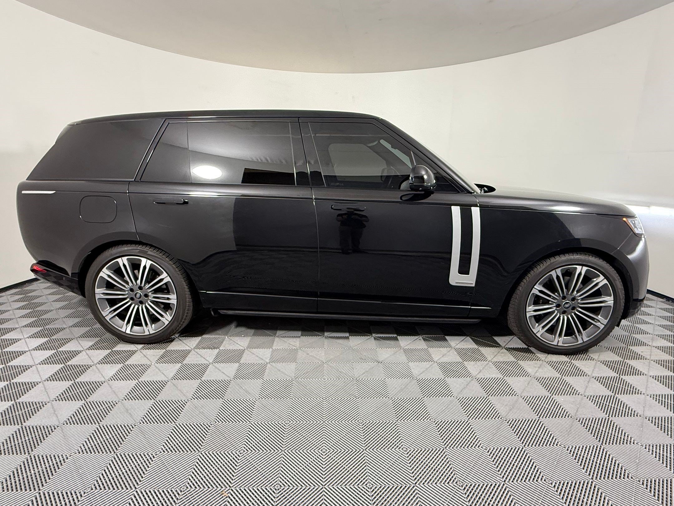 Used 2023 Land Rover Range Rover Long Wheelbase Autobiography AWD/4WD image 9