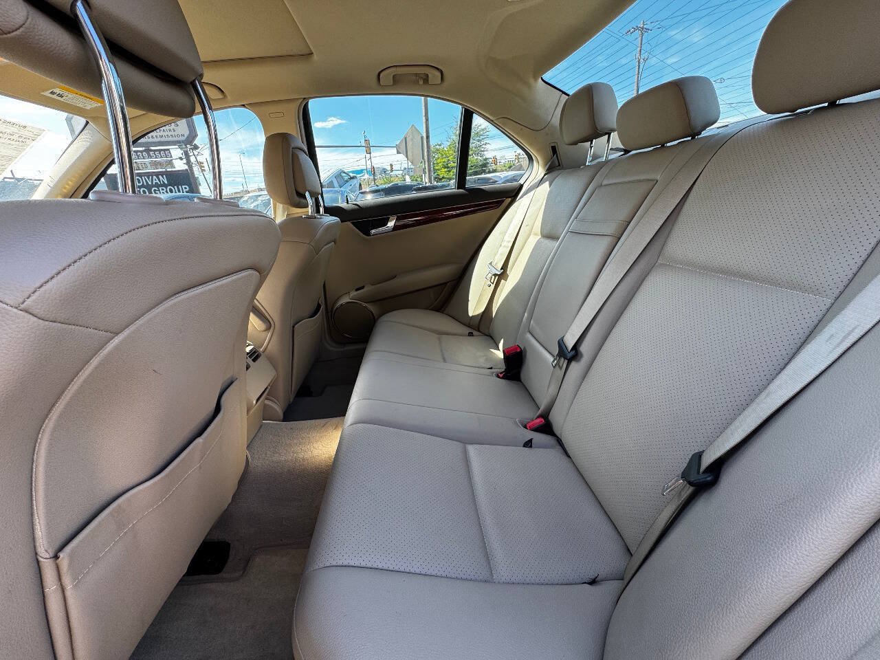 Used 2010 Mercedes-Benz C 300 4MATIC Sedan image 11