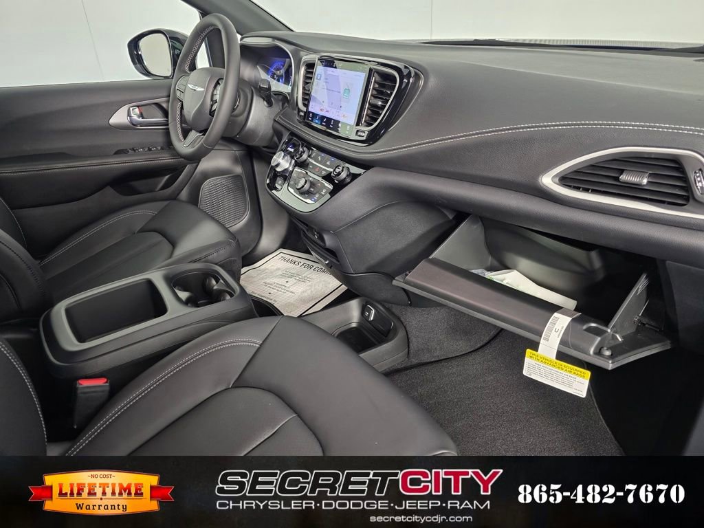 New 2026 Chrysler Pacifica Select w/ S Appearance Package image 31