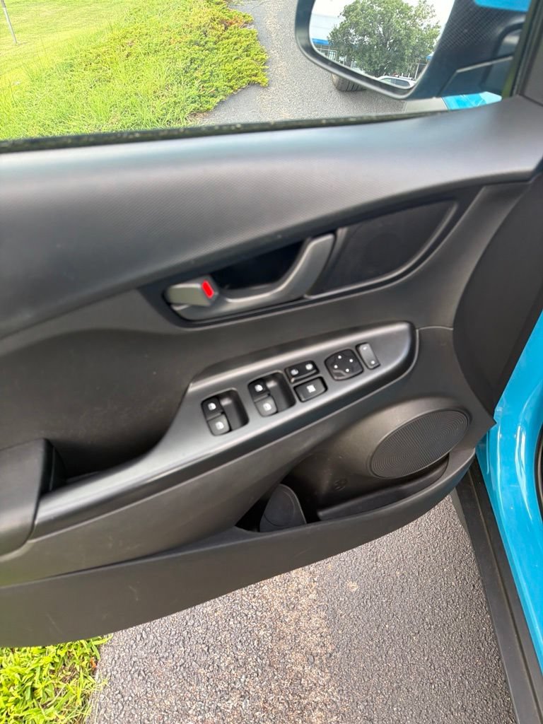 Used 2023 Hyundai Kona SE FWD image 14
