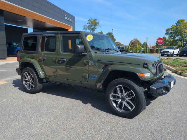 Used 2024 Jeep Wrangler Unlimited w/ Convenience Group AWD/4WD image 1