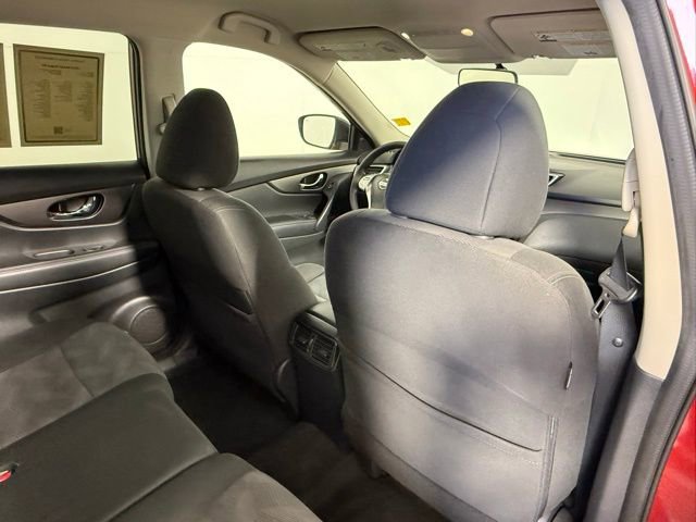 Used 2016 Nissan Rogue SV w/ SV Premium Package image 39