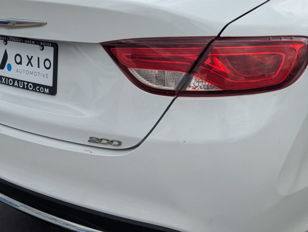 Used 2015 Chrysler 200 Limited w/ Convenience Group FWD image 5