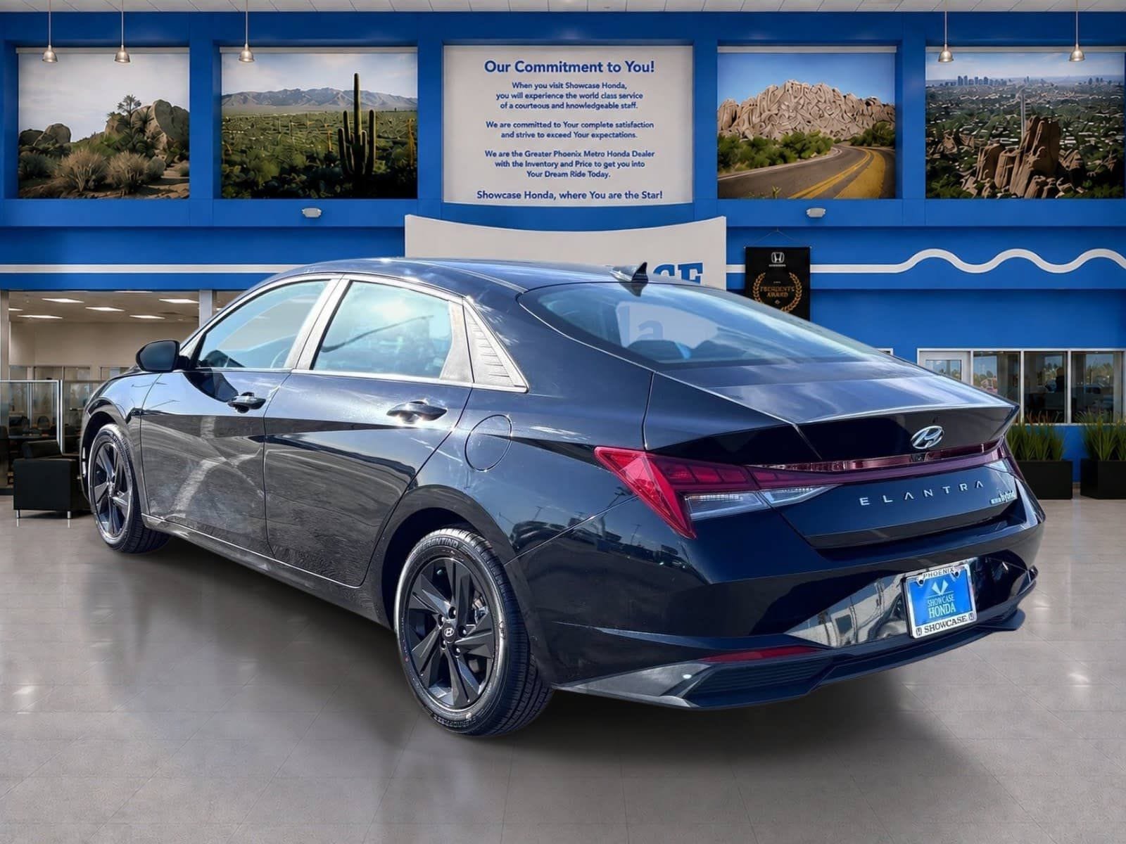Used 2023 Hyundai Elantra Blue FWD image 5