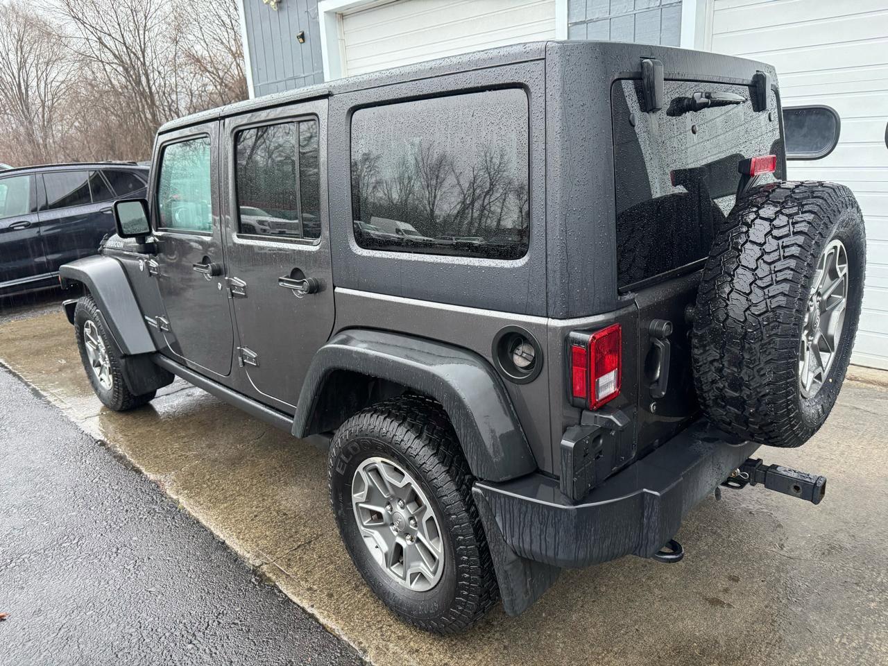 Used 2014 Jeep Wrangler Unlimited Rubicon w/ Connectivity Group AWD/4WD image 6