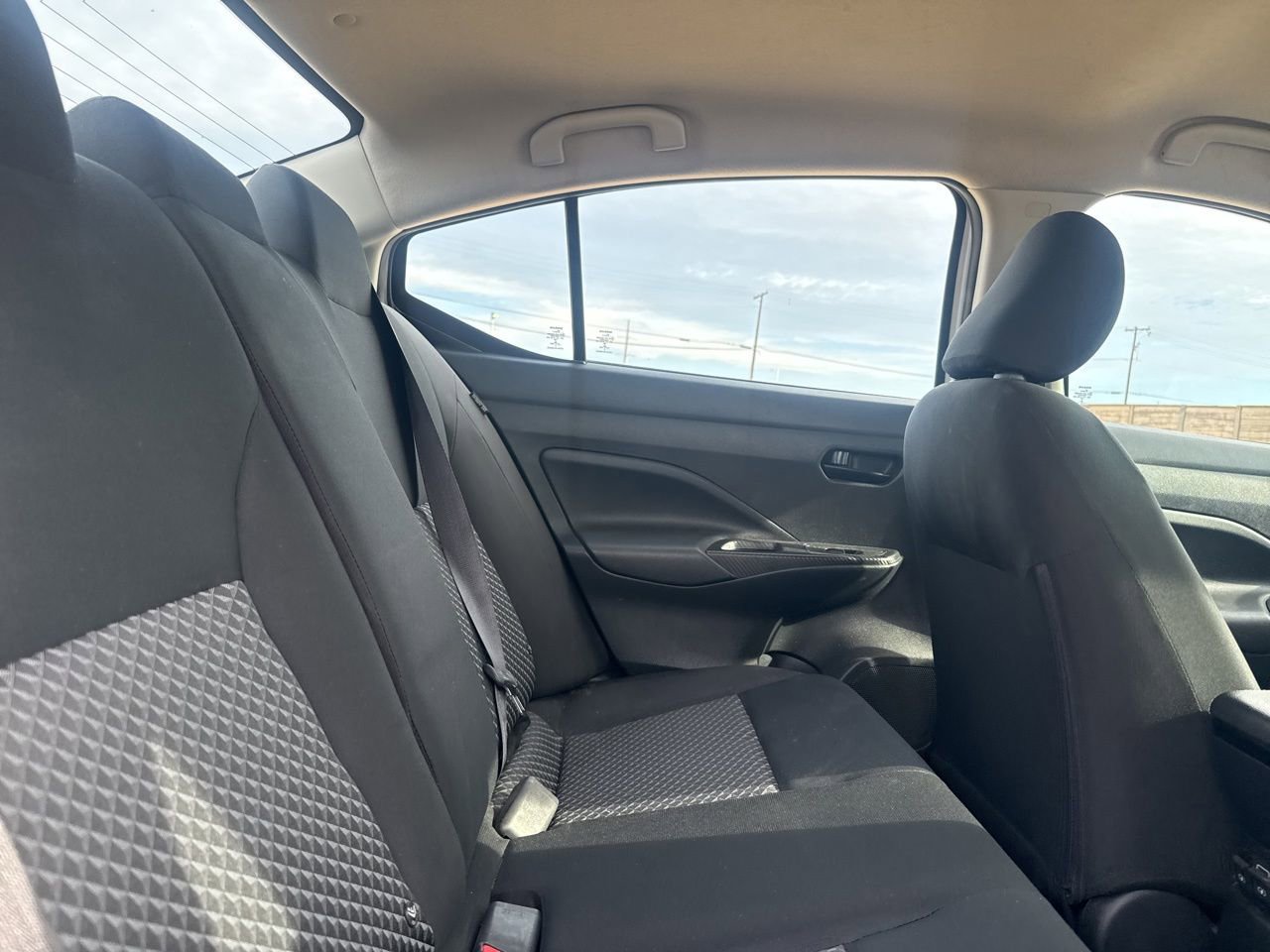 Used 2021 Nissan Versa S FWD image 30