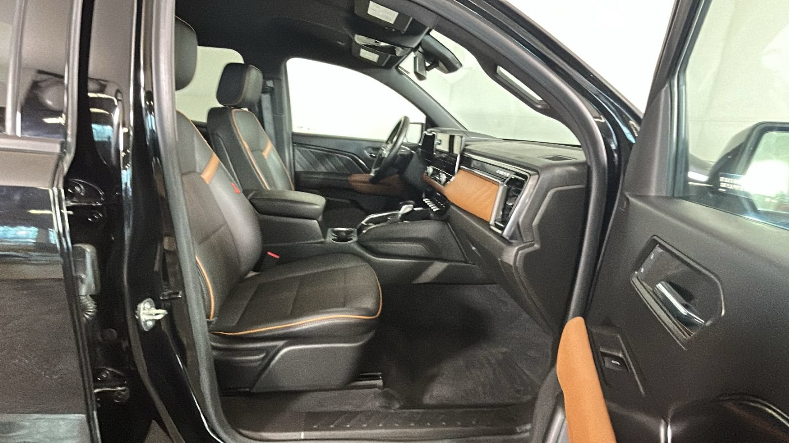 Used 2023 GMC Canyon AT4 AWD/4WD image 34