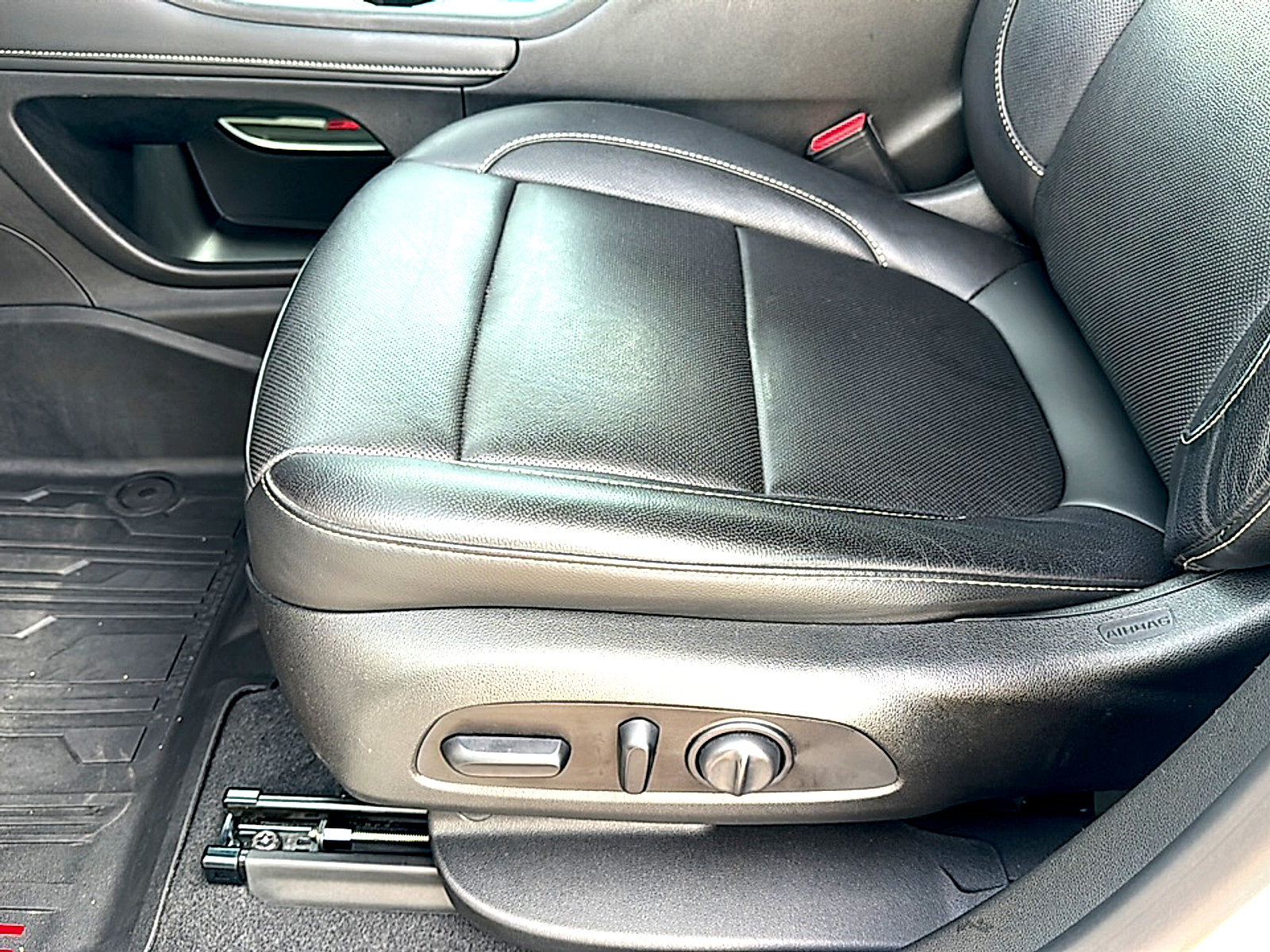 Used 2020 GMC Acadia SLT image 15