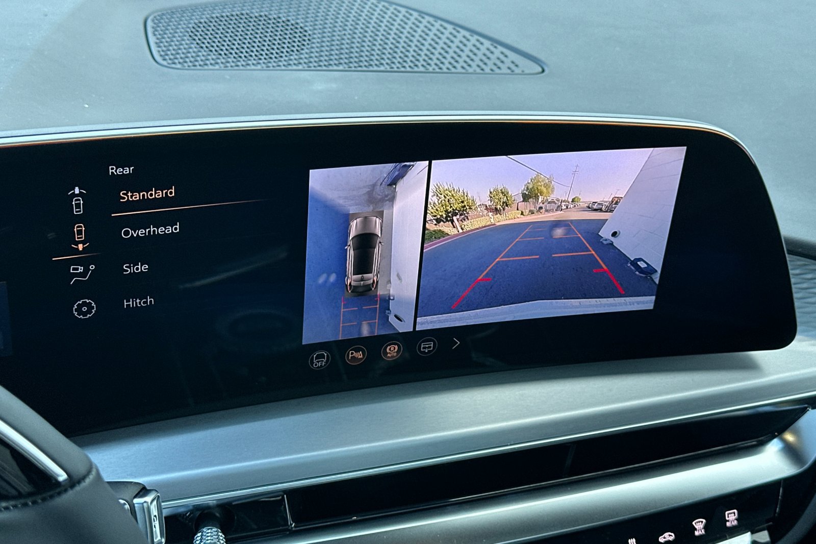 Used 2026 Cadillac Lyriq Luxury RWD image 19