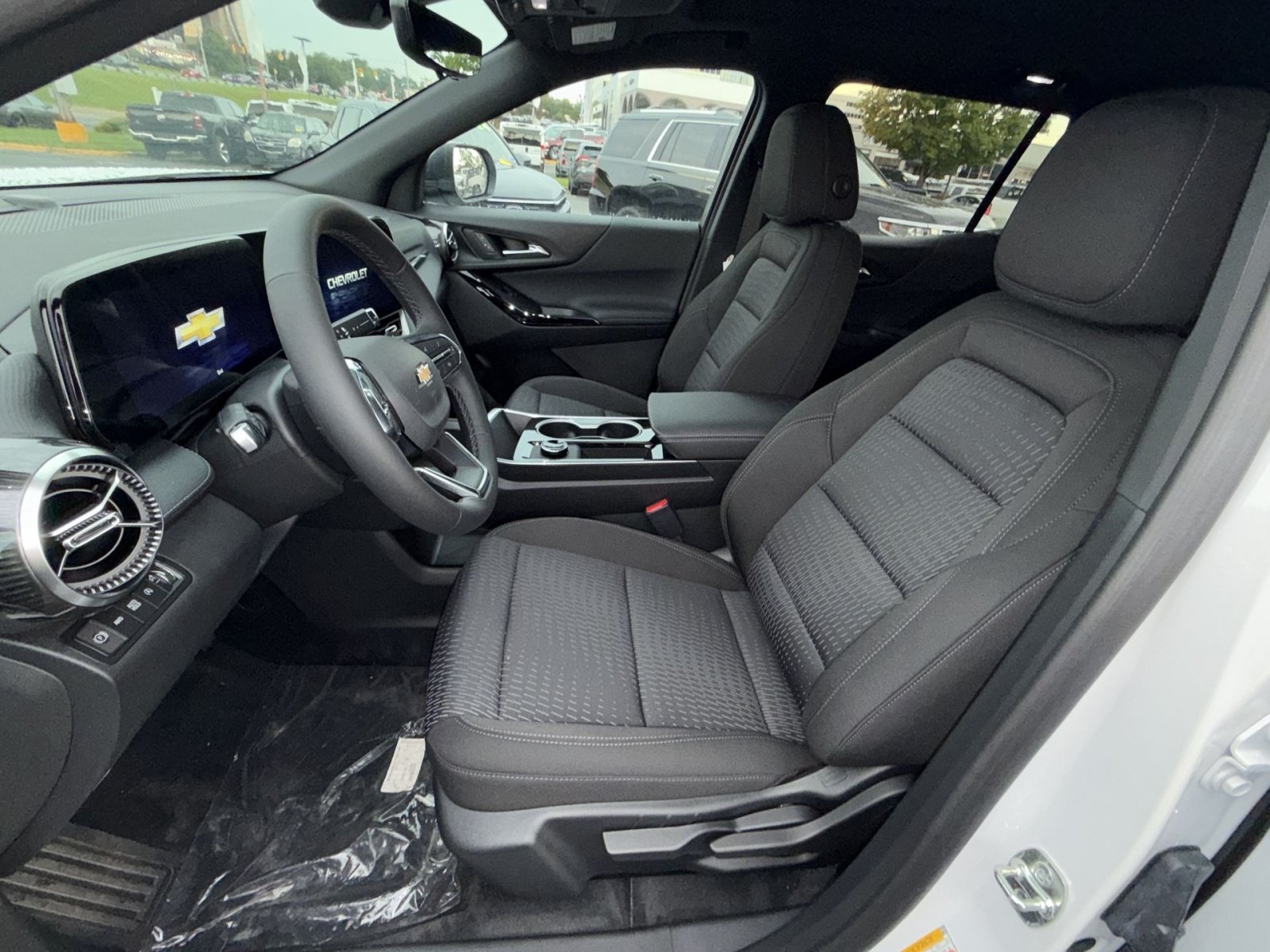 New 2027 Chevrolet Equinox LT w/ Safety and Technology Package AWD/4WD image 13