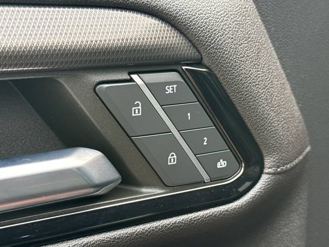 Used 2023 GMC Sierra 1500 AT4 w/ Technology Package AWD/4WD image 21