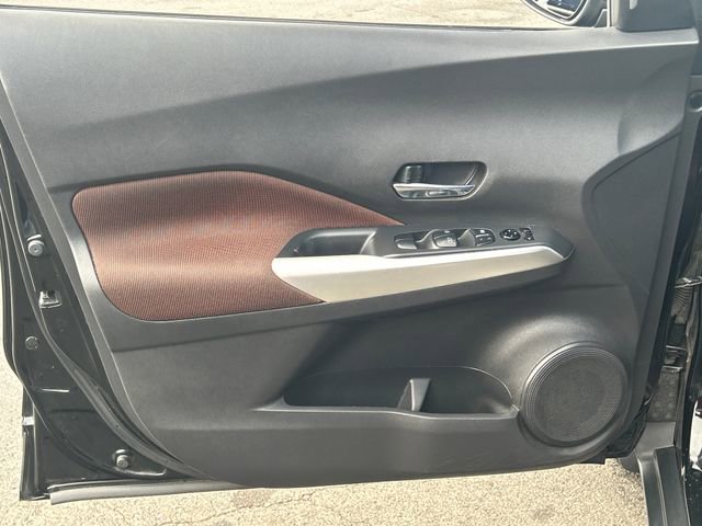 Used 2020 Nissan Kicks SR w/ Exterior Package image 11