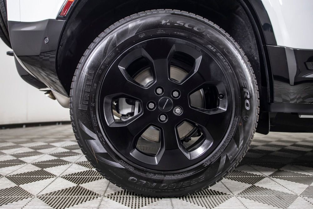 Used 2026 Land Rover Defender 110 X-Dynamic SE image 40