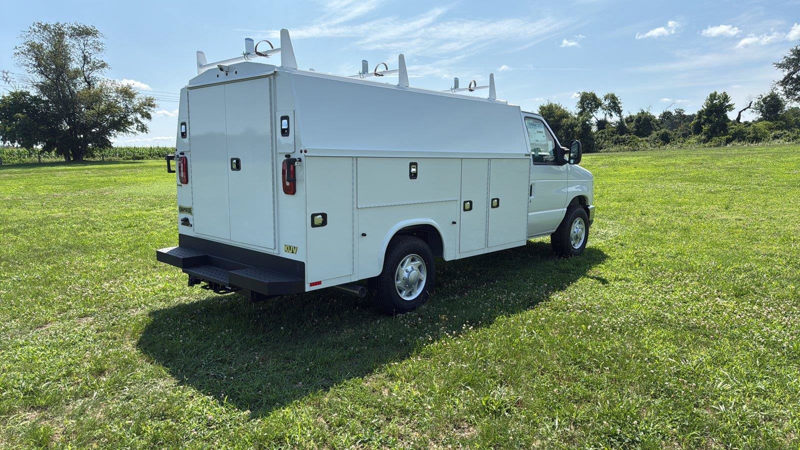 New 2027 Ford E-350 and Econoline 350 Super Duty w/ Power Equipment Group RWD image 5