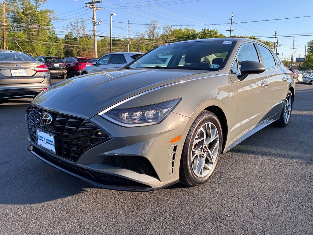 Used 2023 Hyundai Sonata SEL w/ Convenience Package FWD image 3