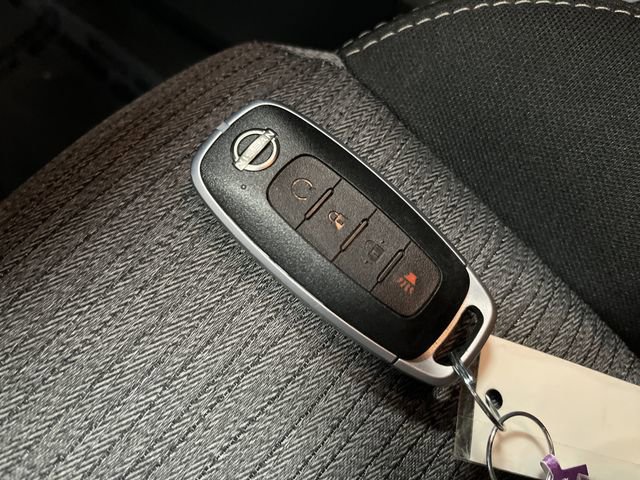 Used 2023 Nissan Rogue SV image 24