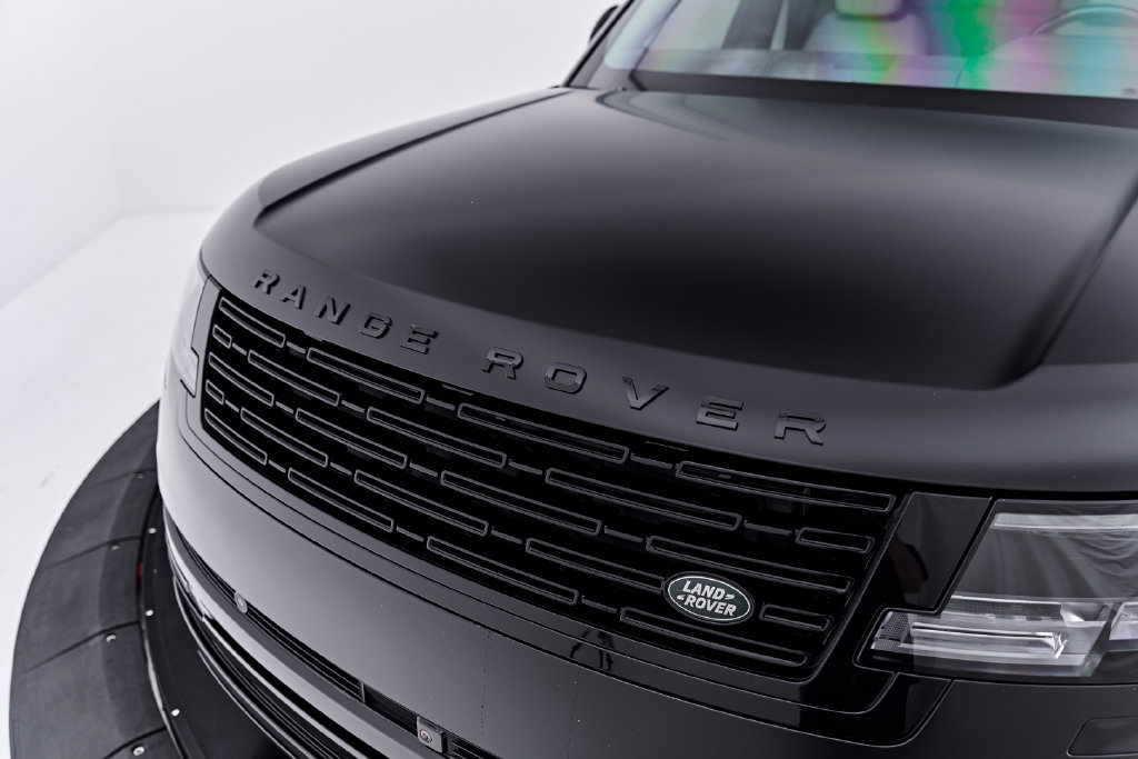 Used 2025 Land Rover Range Rover SE AWD/4WD image 17