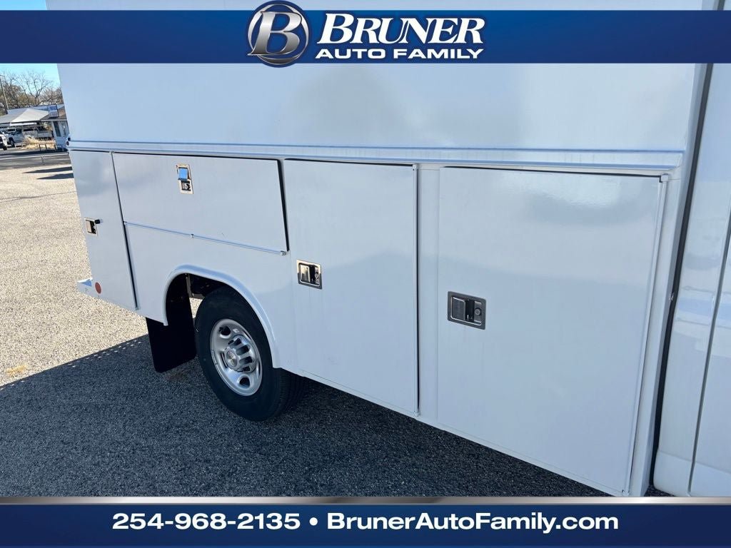 New 2025 Chevrolet Express 3500 w/ Power Convenience Package RWD image 15
