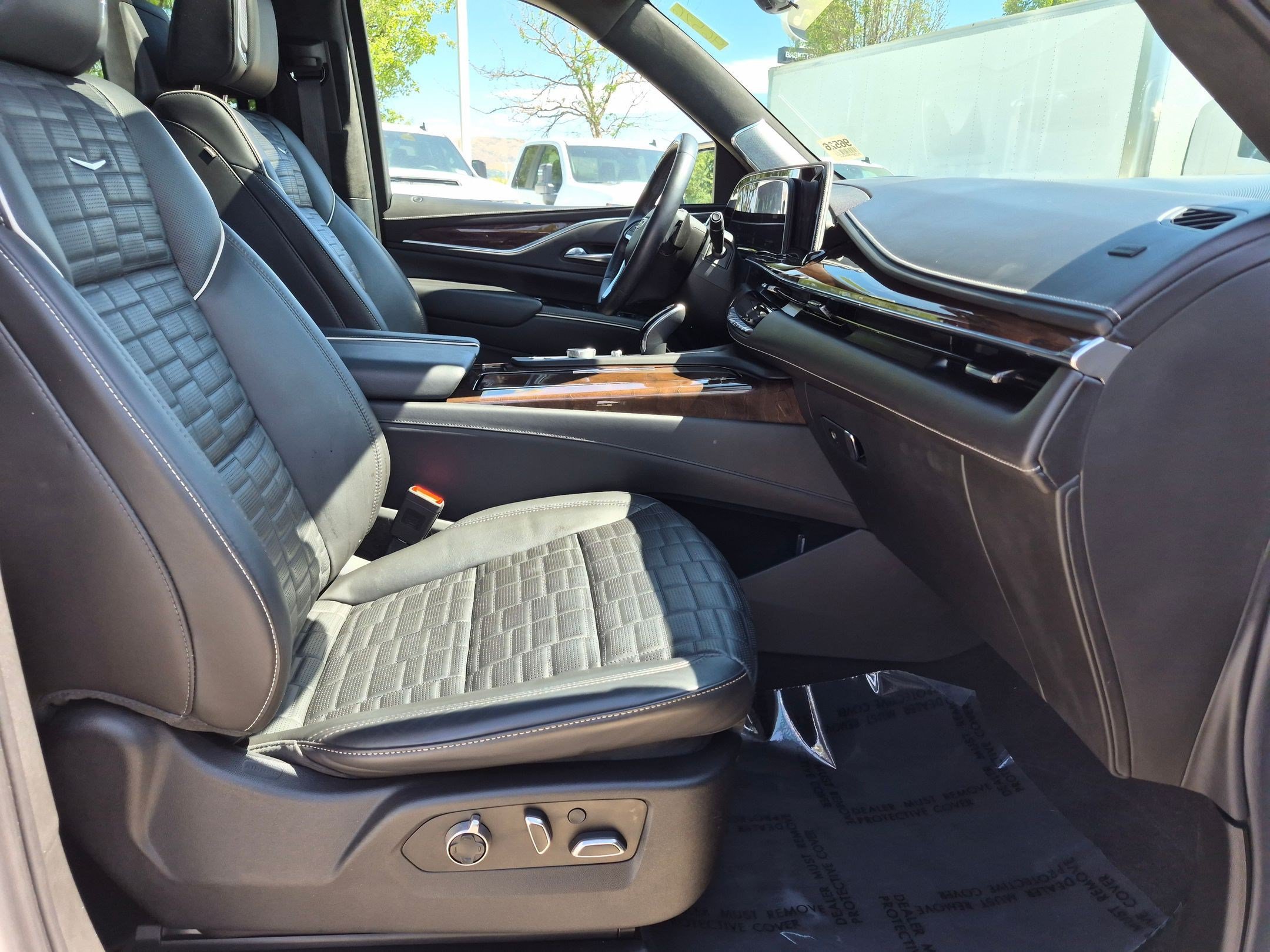 Certified 2022 Cadillac Escalade Sport Platinum AWD/4WD image 31