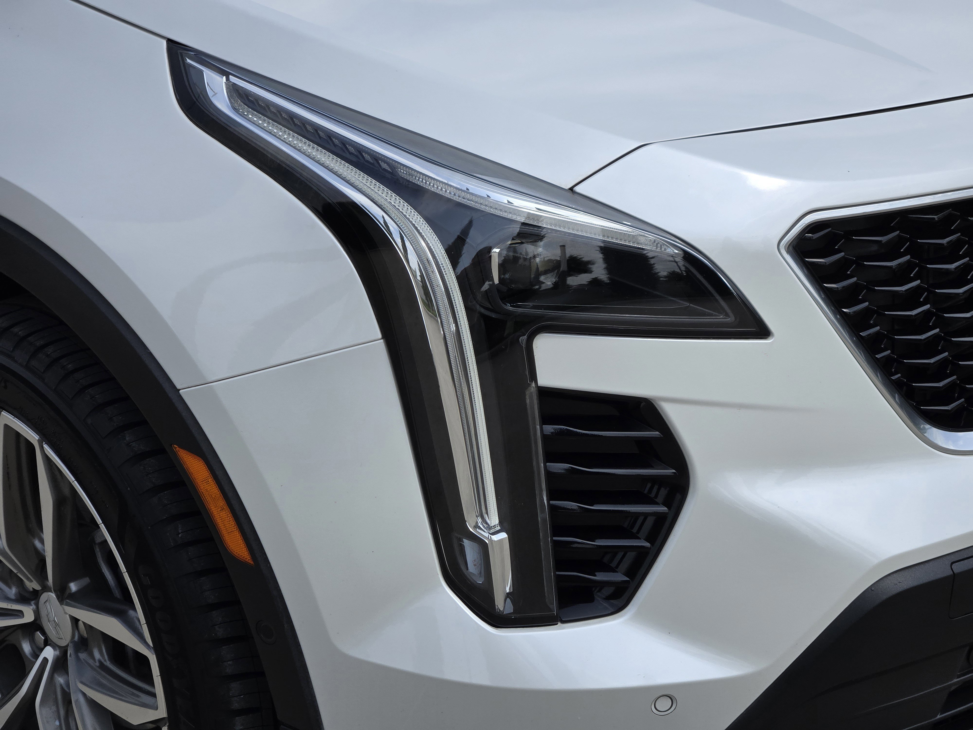 Used 2023 Cadillac XT4 Sport w/ Enhanced Visibility Package image 38