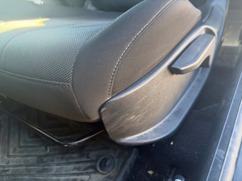 Used 2024 Hyundai Elantra SE FWD image 11