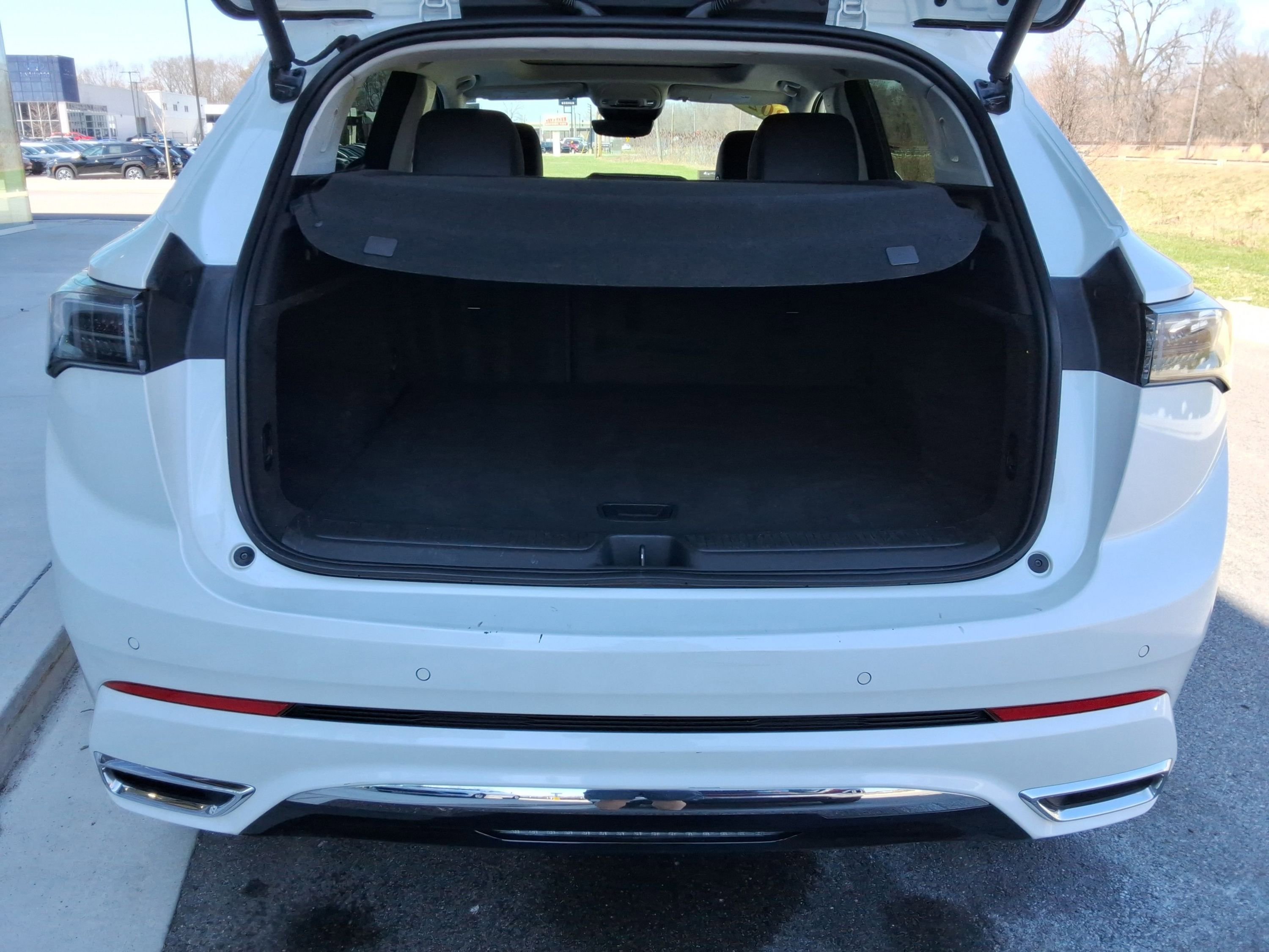 Used 2024 Buick Envision Avenir AWD/4WD image 30