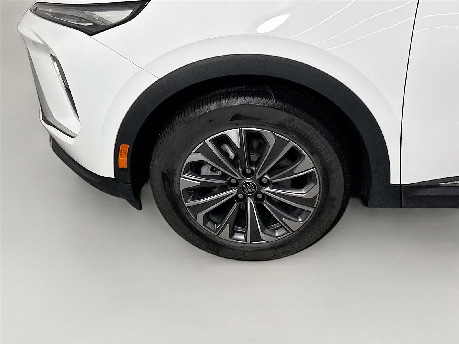 Used 2025 Buick Envision Preferred image 23