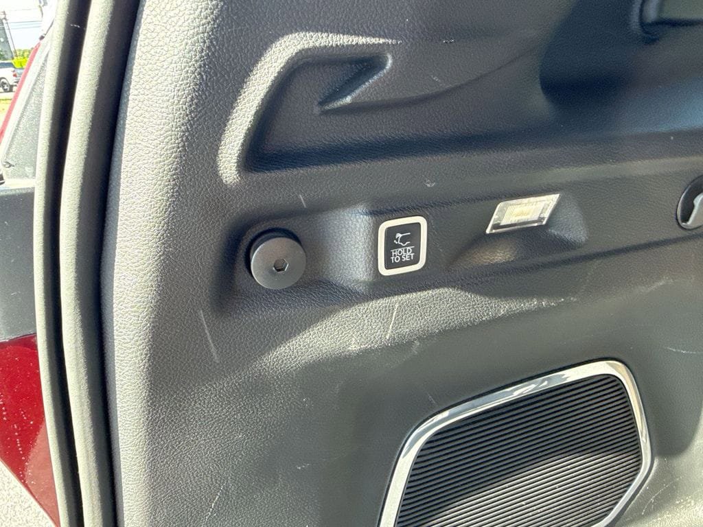 Used 2022 Jeep Grand Cherokee L Limited RWD image 20
