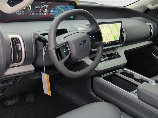 New 2026 Ford Expedition Active RWD video 3