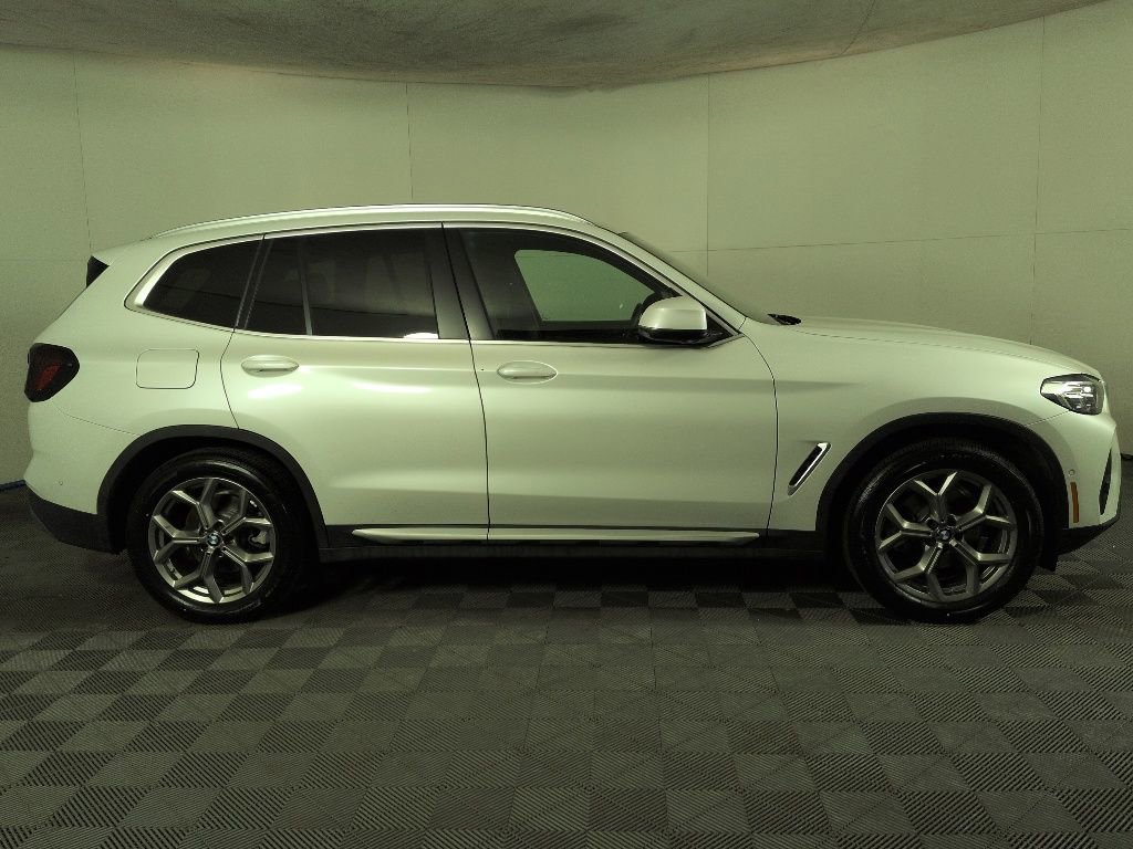 Used 2024 BMW X3 xDrive30i w/ Premium Package AWD/4WD image 4